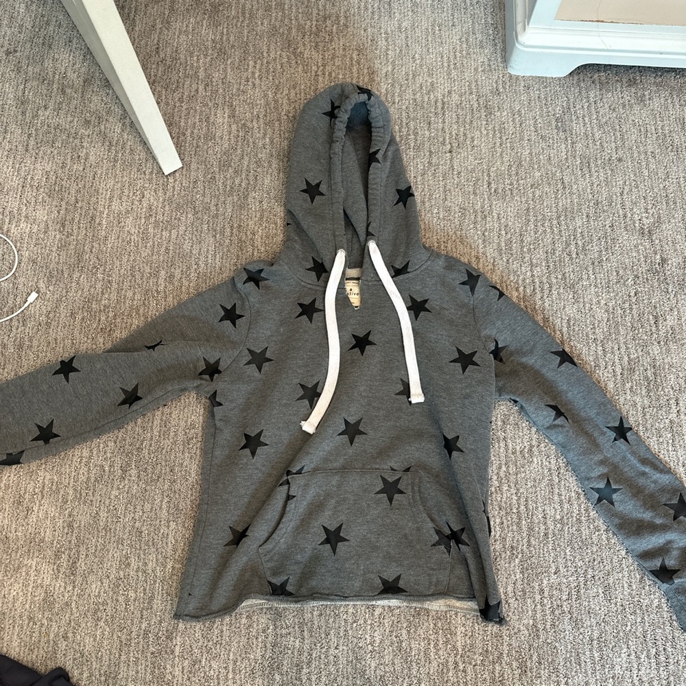 Esstive Star Sweatshirt